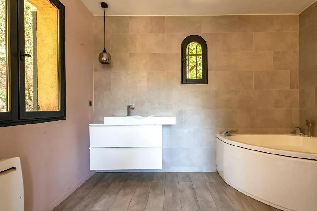 Magnifique Villa Moderne Avec Piscine A Mougins 0*,  France